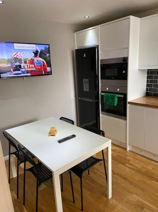 Garland Way 2 Bed House Sheffield Free Parking 5 Min From M1 Villa Mosborough Eksteriør billede
